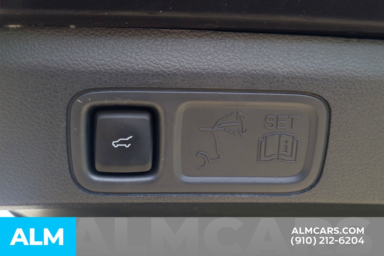 Used 2024 Ford Expedition XLT RWD image 10