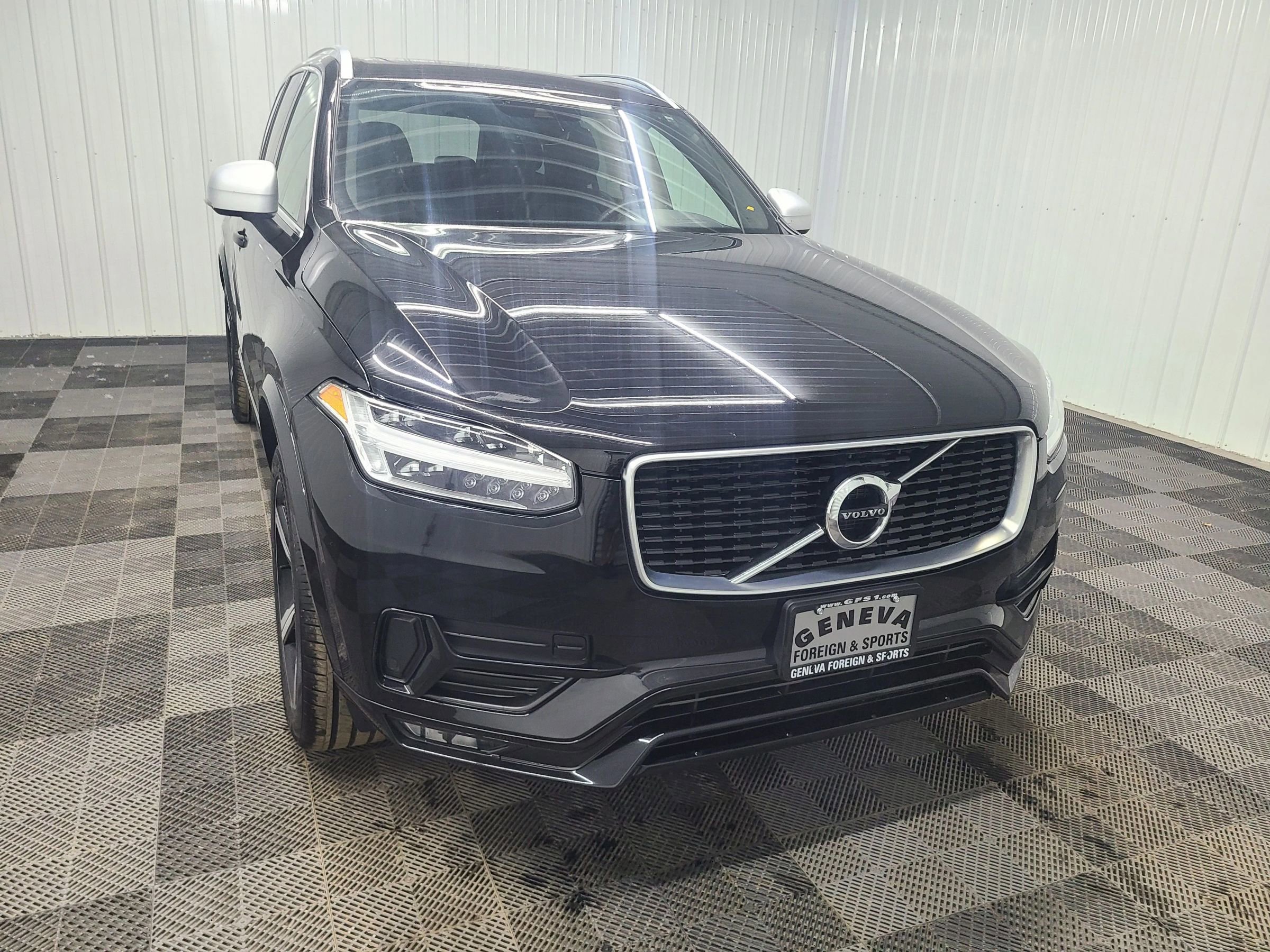 Used 2019 Volvo XC90 T5 R-Design w/ Protection Package AWD/4WD image 5