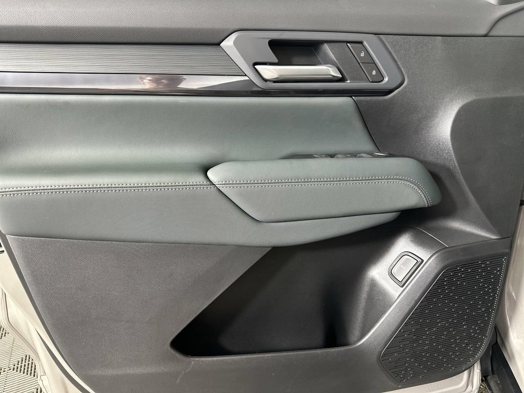 New 2027 GMC Terrain AT4 w/ LPO, Black Badging Package AWD/4WD image 24
