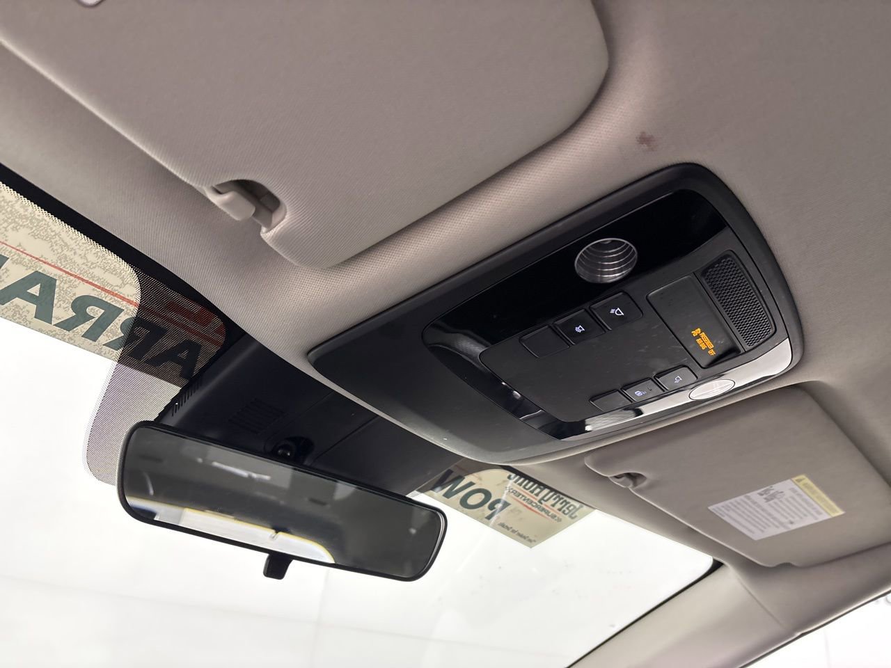 Used 2023 Kia Carnival LX image 16