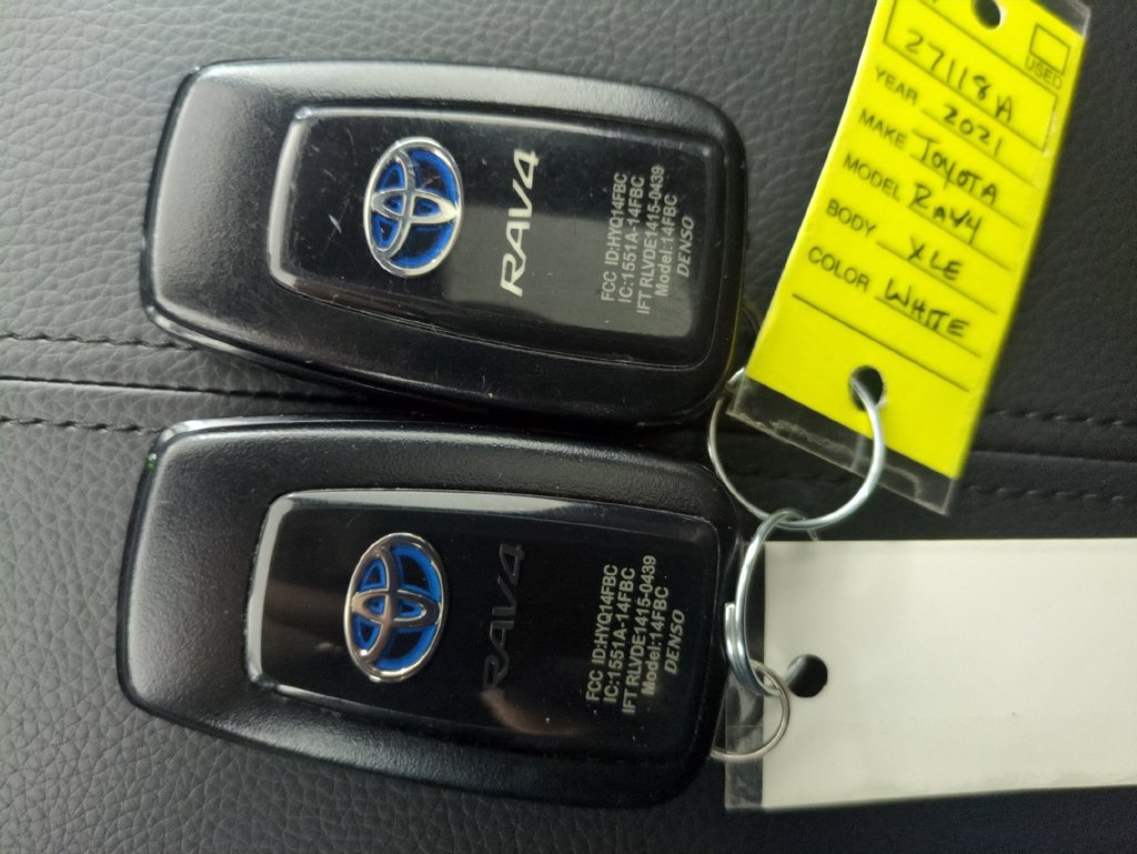 Used 2021 Toyota RAV4 XSE w/ XSE Grade Weather Package AWD/4WD image 35