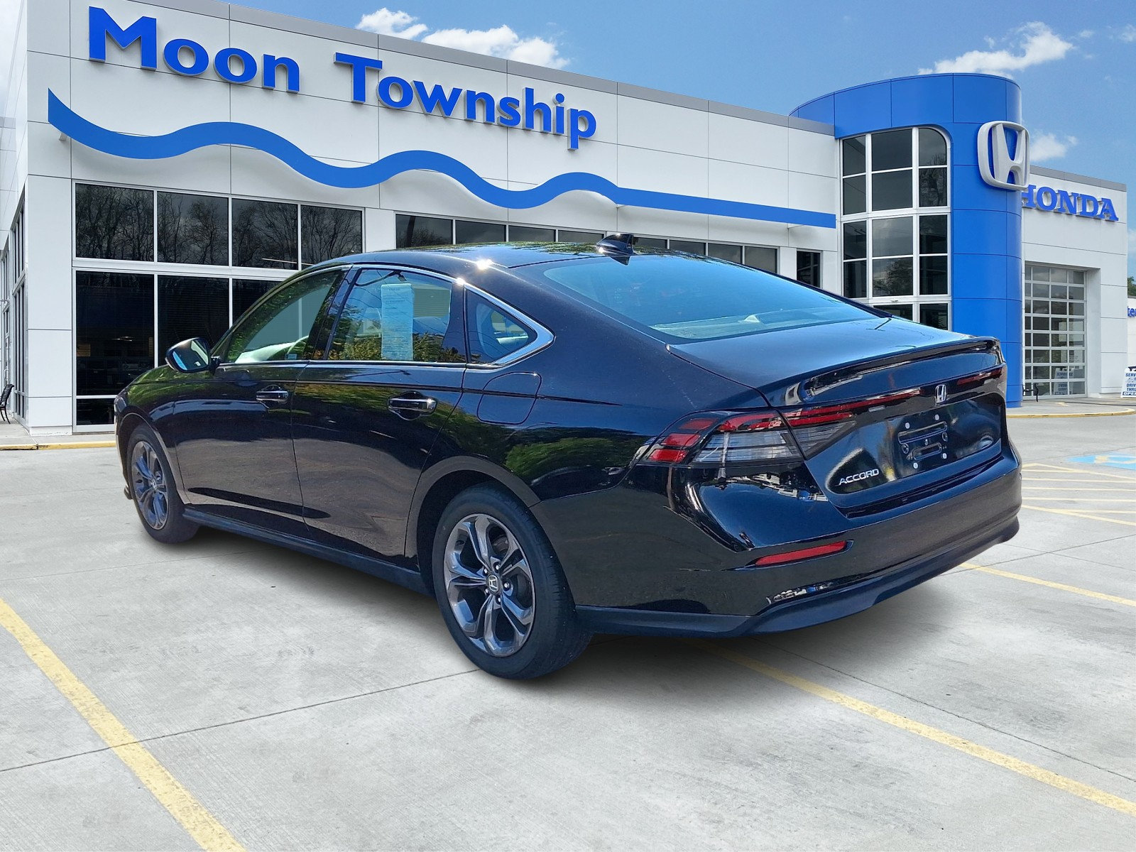 Used 2023 Honda Accord EX image 4