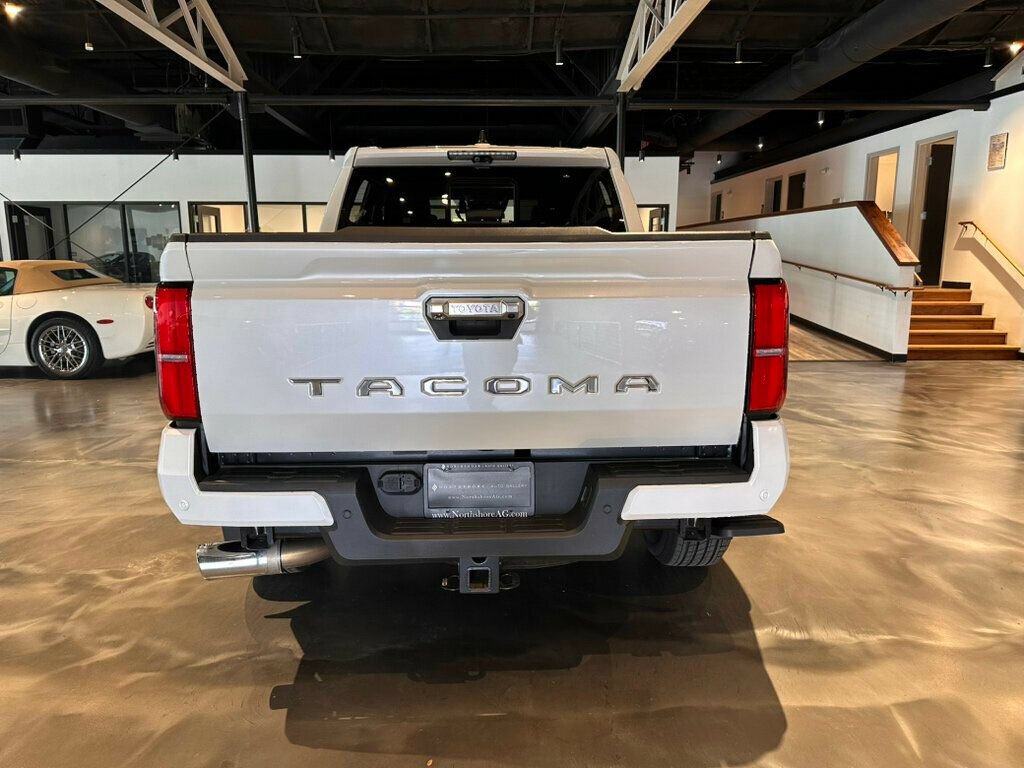 Used 2026 Toyota Tacoma Limited AWD/4WD image 4