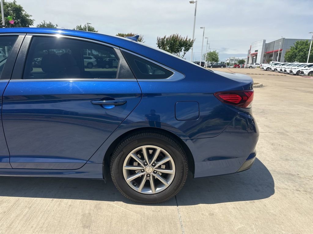 Used 2018 Hyundai Sonata SE w/ Cargo Package FWD image 7
