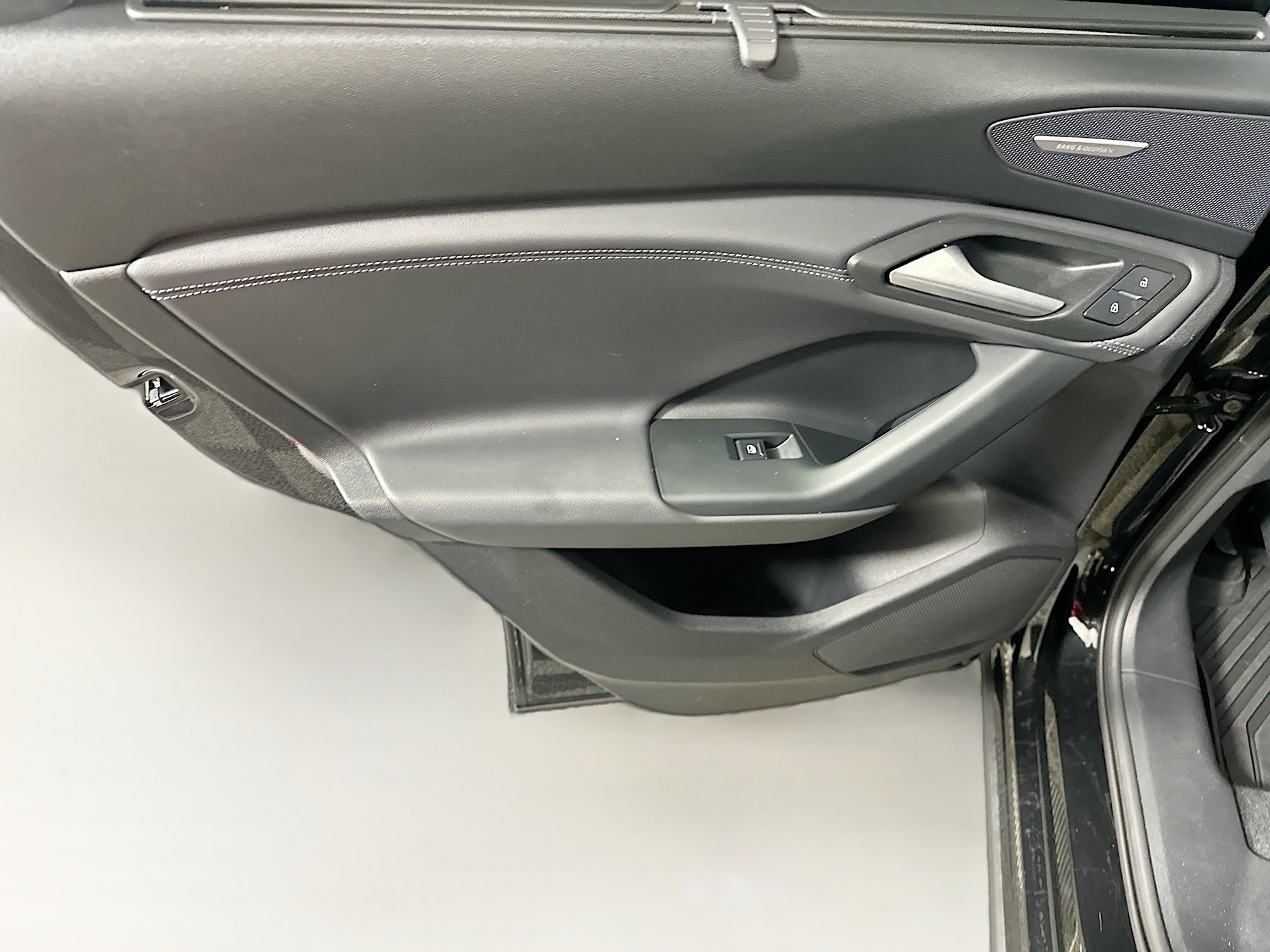 Used 2025 Audi Q6 e-tron Premium Plus w/ Premium Plus RWD image 24
