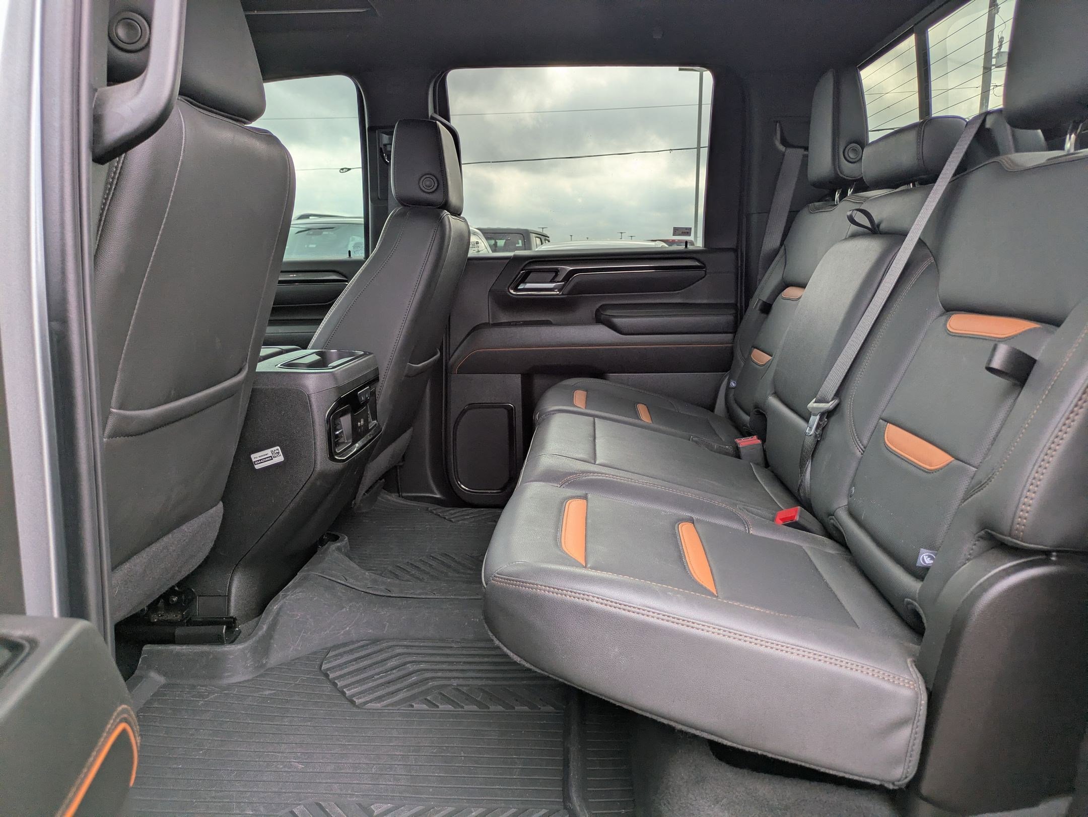 Used 2025 GMC Sierra 2500 AT4 w/ AT4 Premium Plus Package image 14