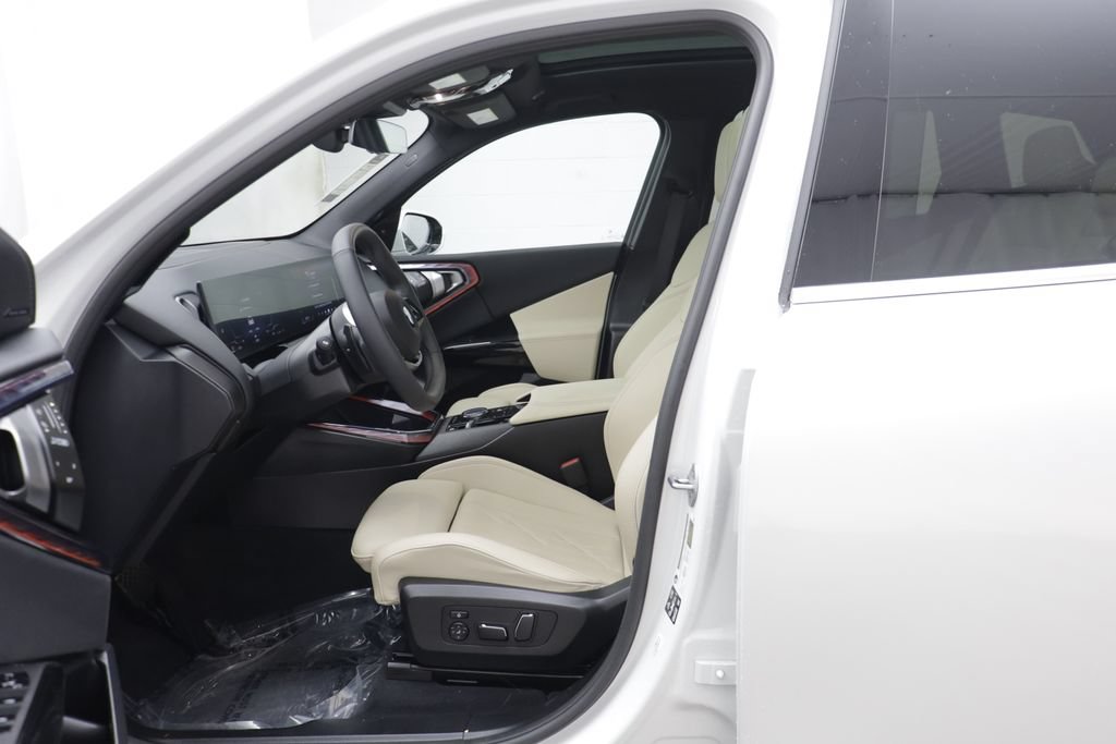 Used 2026 BMW X3 xDrive30i w/ Premium Package AWD/4WD image 5