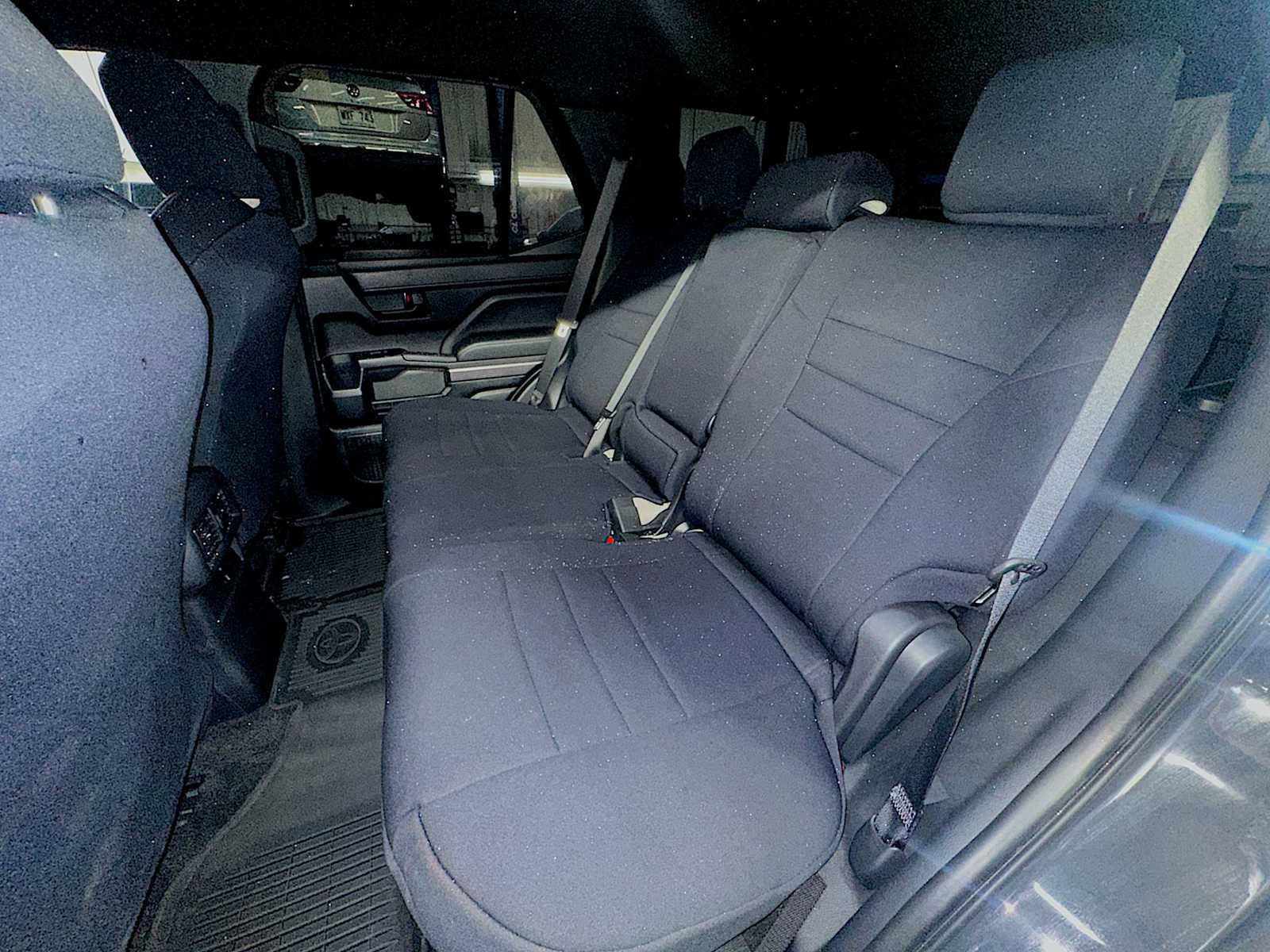 Used 2025 Toyota 4Runner SR5 AWD/4WD image 23