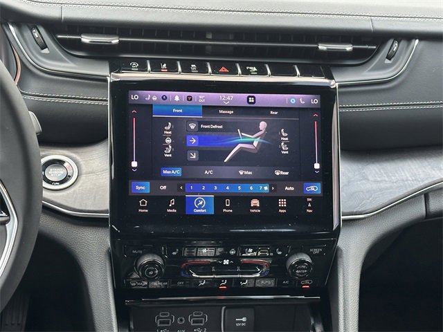 Used 2024 Jeep Grand Cherokee L Overland w/ Luxury Tech Group IV image 28