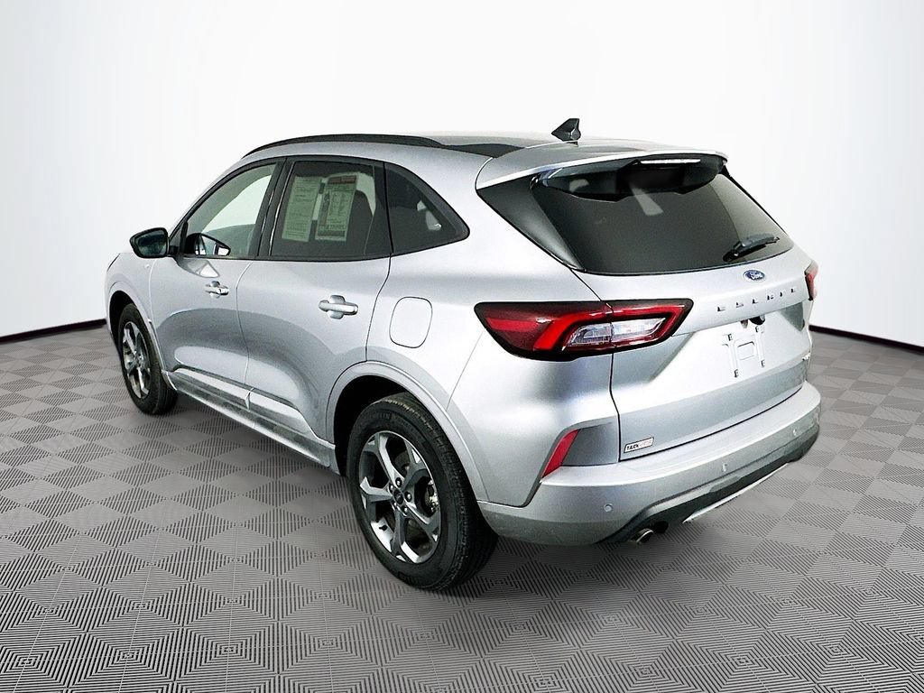 Used 2024 Ford Escape ST-Line w/ Tech Pack #1 AWD/4WD image 7