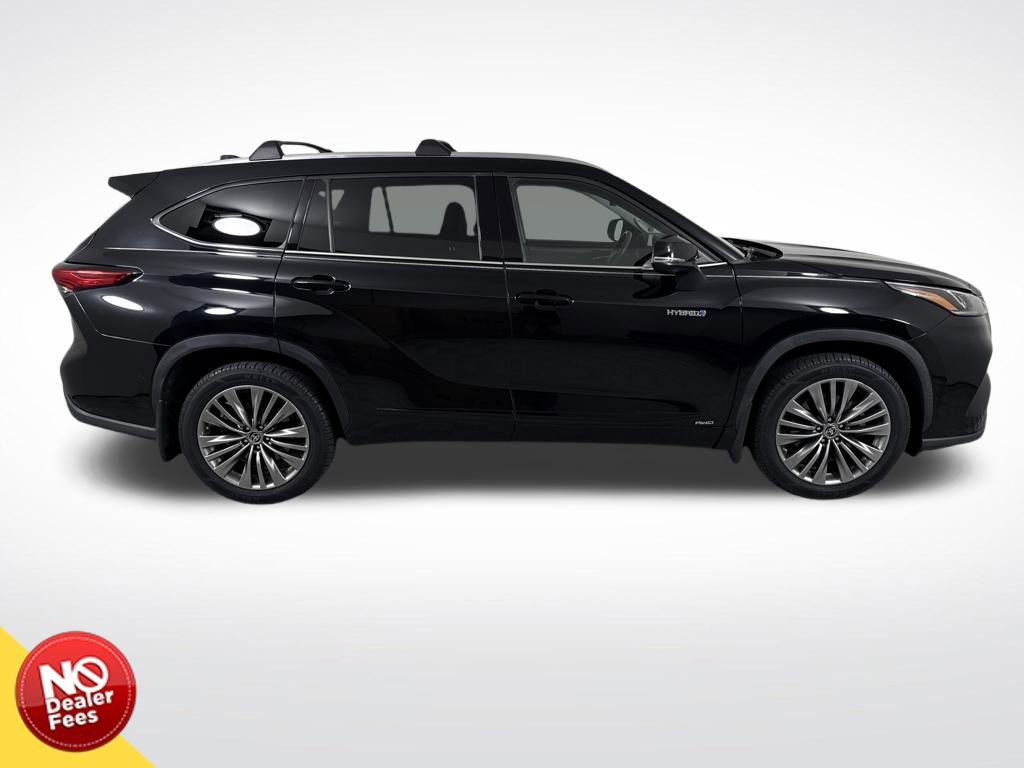 Used 2021 Toyota Highlander Platinum image 2