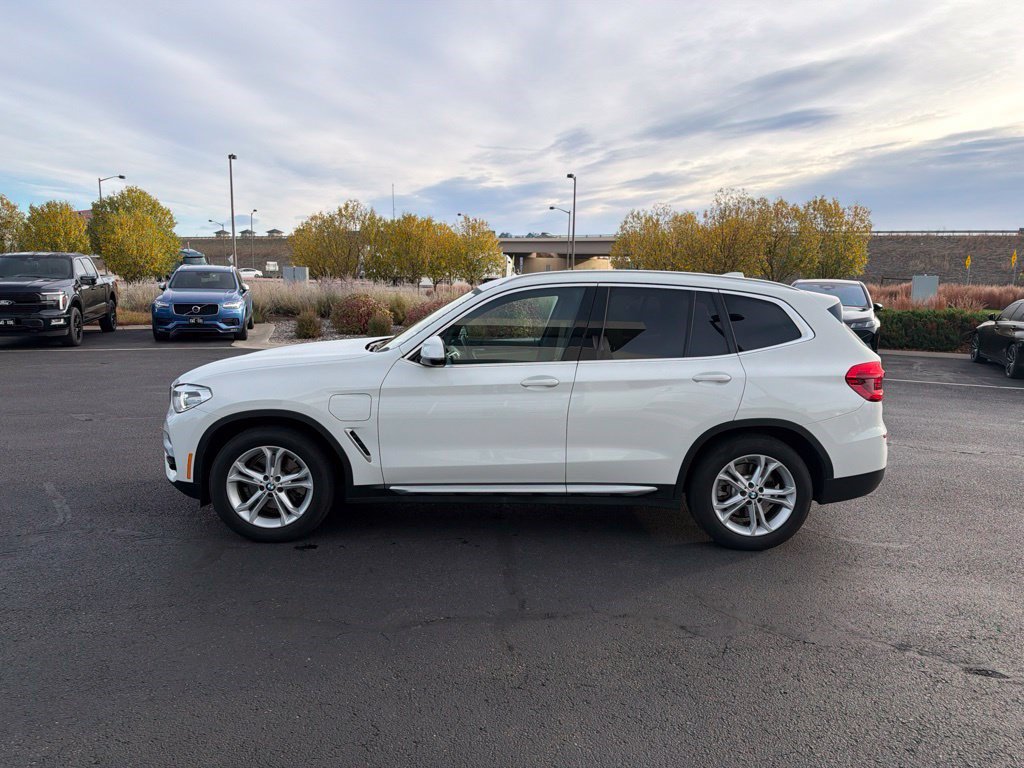 Used 2021 BMW X3 xDrive30e AWD/4WD image 2