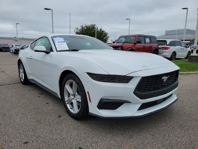 Used 2026 Ford Mustang Premium RWD image 7