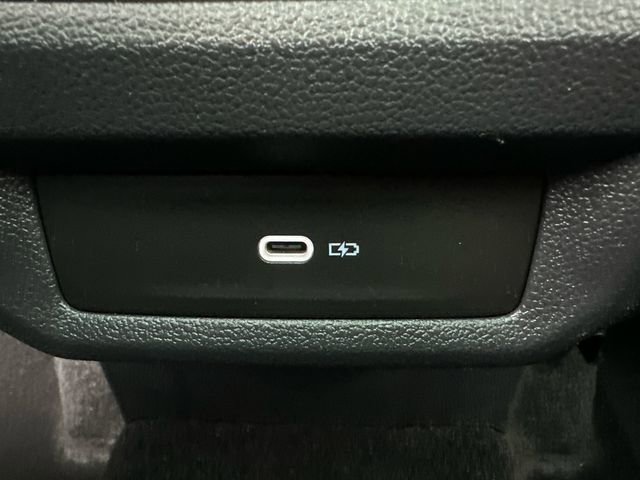 Used 2024 Volkswagen Taos SE image 18