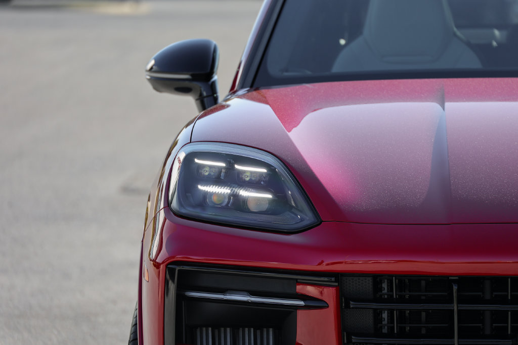 New 2026 Porsche Cayenne GTS AWD/4WD image 13
