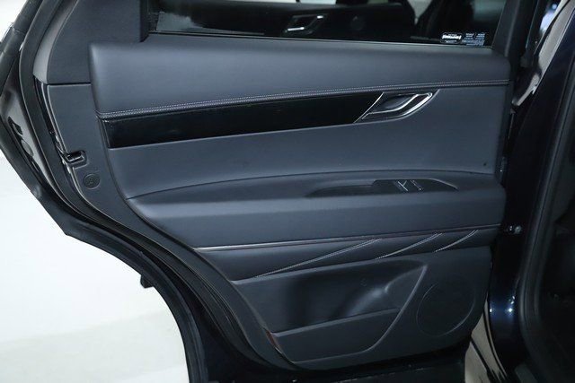 Used 2025 Genesis GV80 2.5T Standard image 13