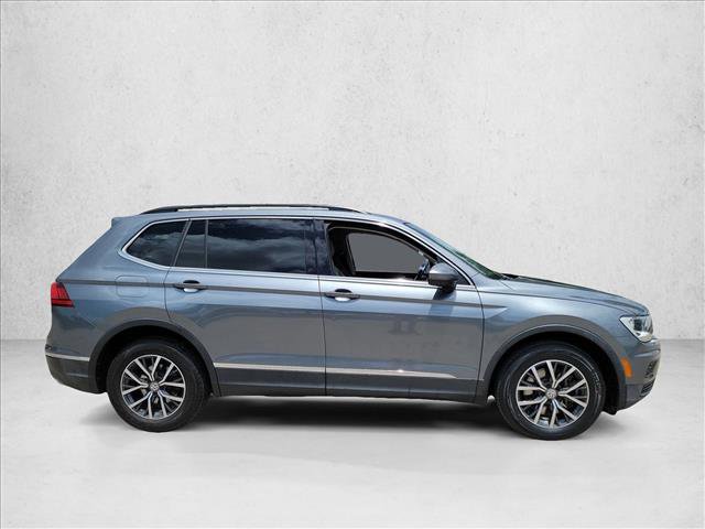 Used 2018 Volkswagen Tiguan SE w/ Panoramic Sunroof Package FWD image 4