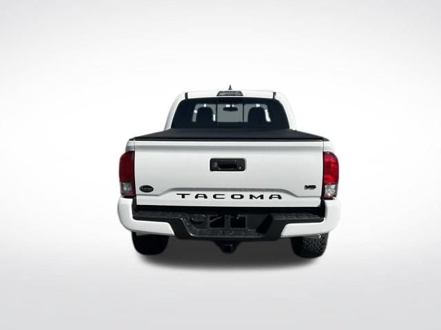 Used 2017 Toyota Tacoma TRD Off-Road w/ Tow Package (A/T) AWD/4WD image 14