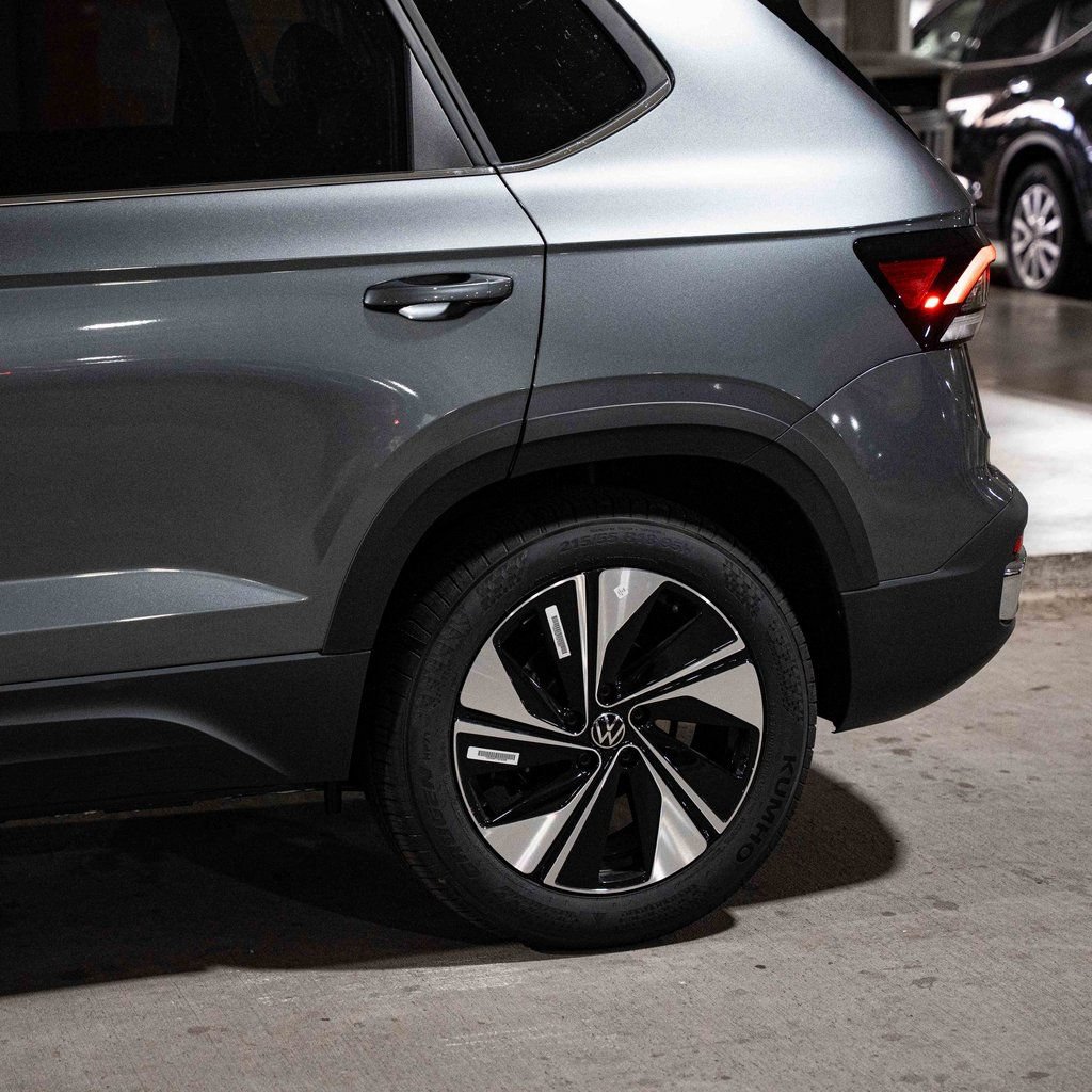 New 2026 Volkswagen Taos SE AWD/4WD image 4
