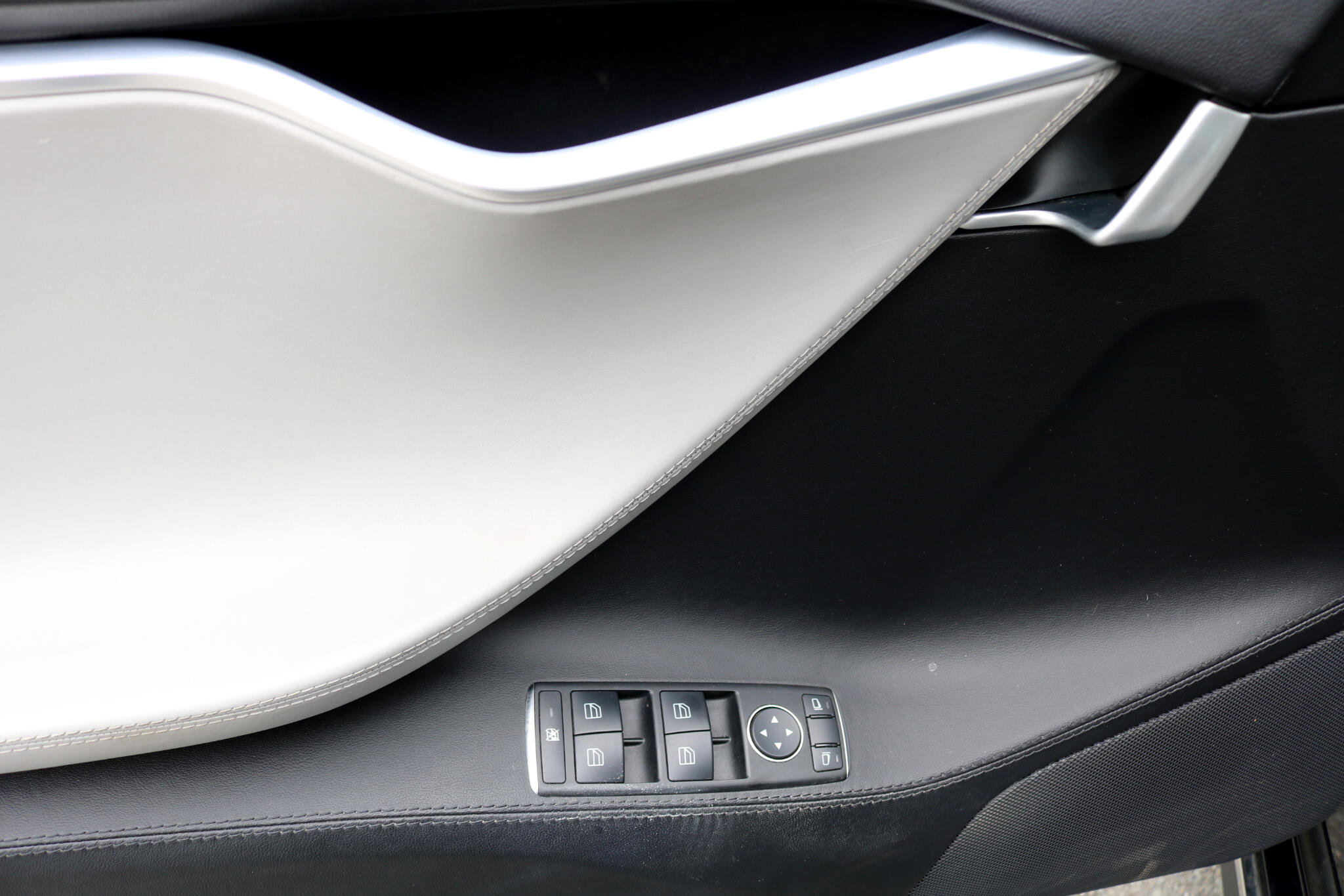 Used 2013 Tesla Model S image 14