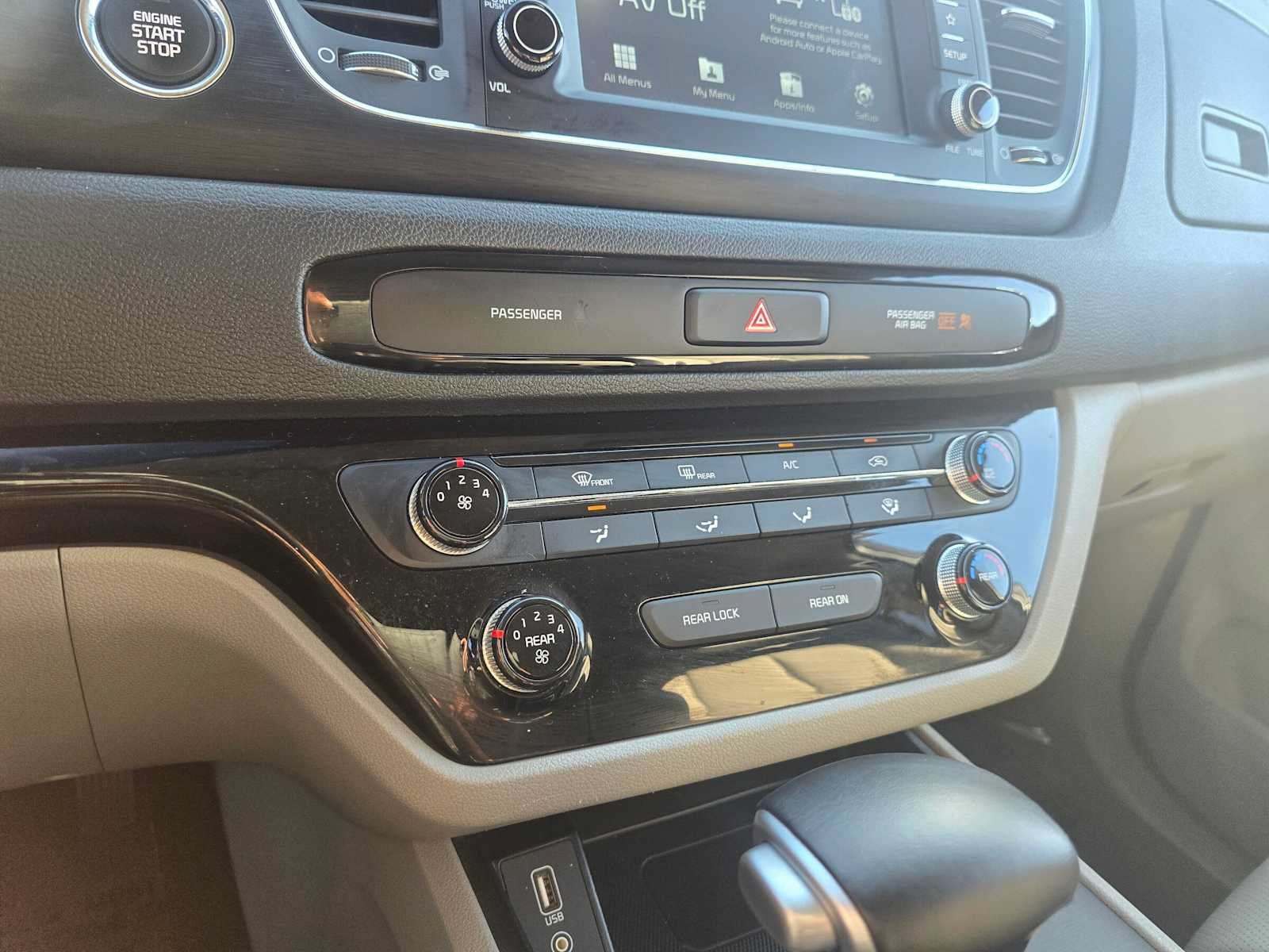 Used 2020 Kia Sedona EX FWD image 28