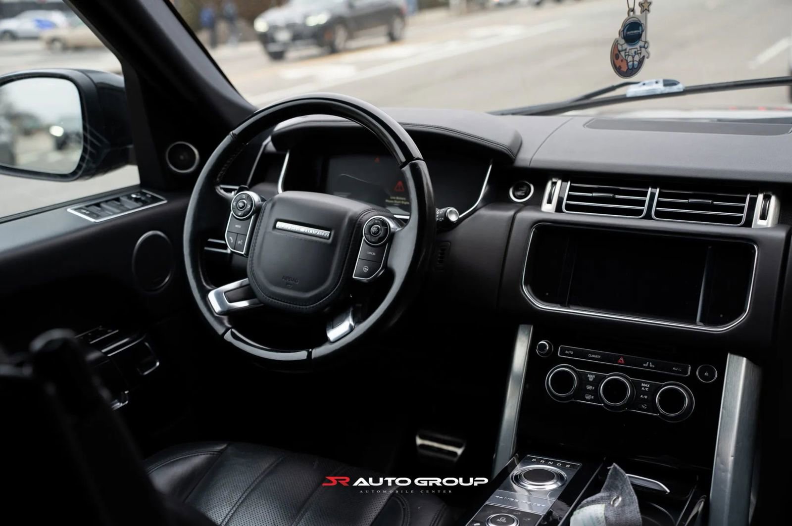 Used 2015 Land Rover Range Rover Supercharged image 14