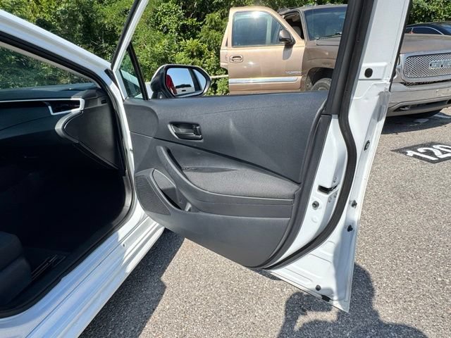Used 2025 Toyota Corolla LE FWD image 16