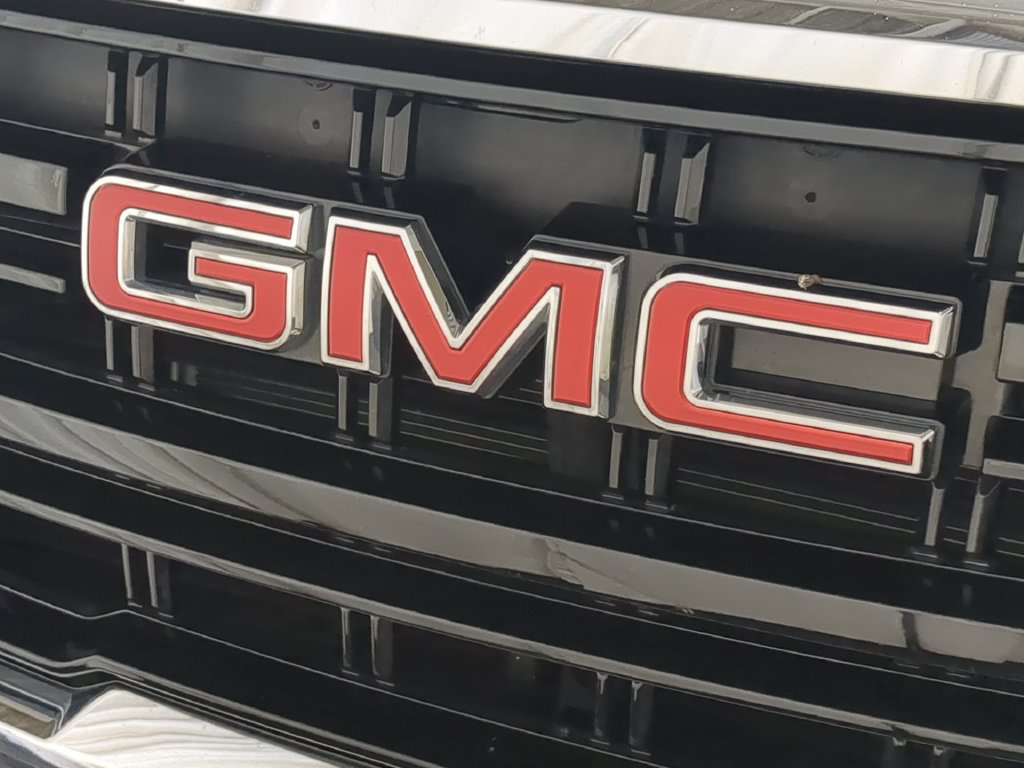 Used 2023 GMC Yukon SLE AWD/4WD image 15