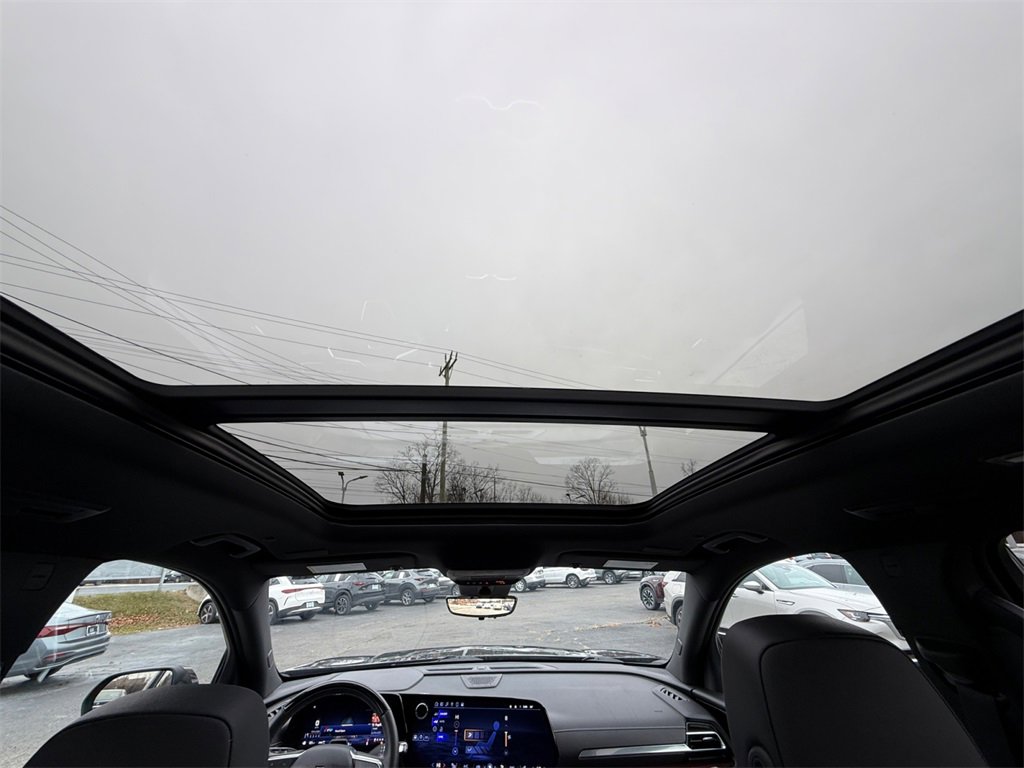 Used 2024 Chevrolet Traverse Z71 w/ Enhanced Driving Package image 24