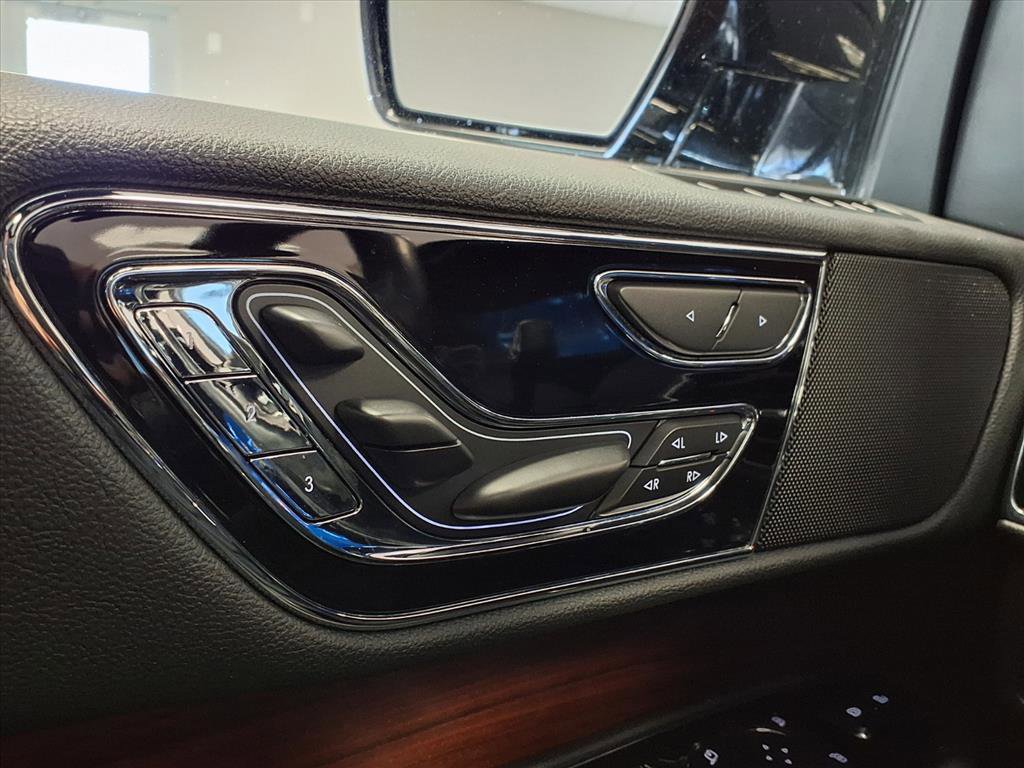 Used 2023 Lincoln Navigator Reserve image 30