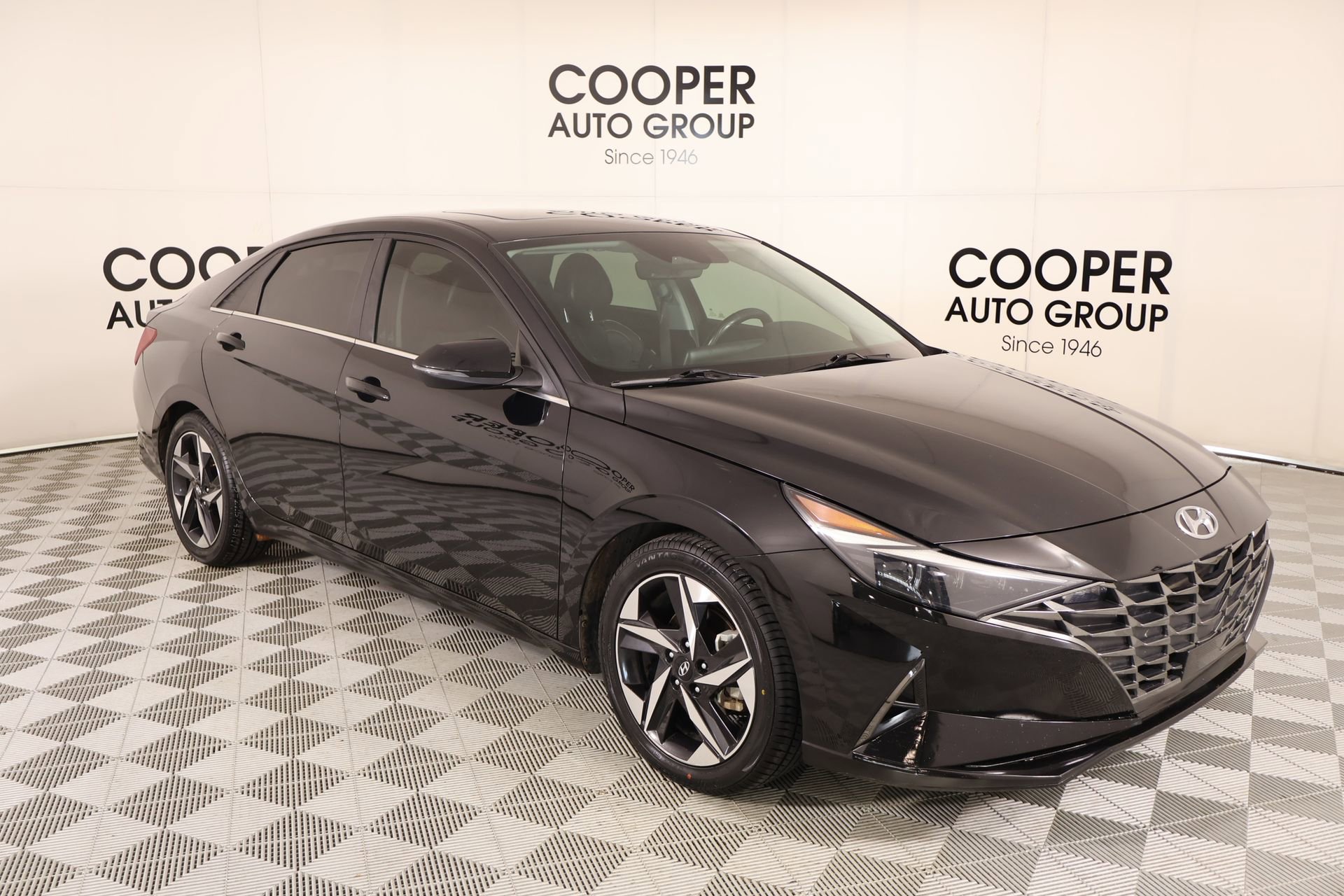Used 2021 Hyundai Elantra Limited w/ Cargo Package image 1
