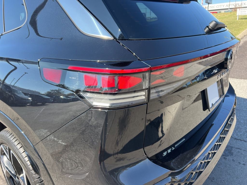 New 2026 Volkswagen Tiguan SEL R-Line image 12