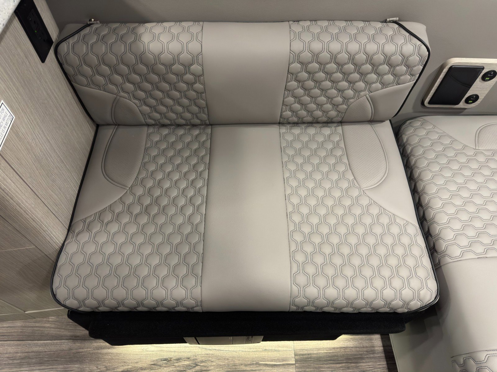 Used 2023 Mercedes-Benz Sprinter 3500 w/ Parking Package image 91