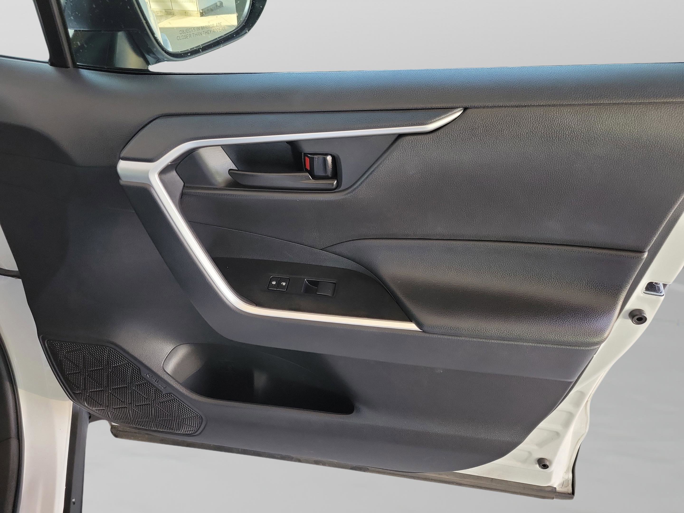 Certified 2025 Toyota RAV4 LE image 8