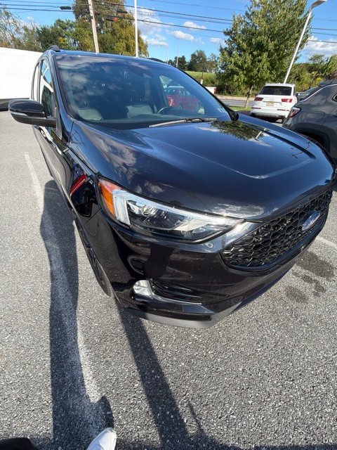 Used 2020 Ford Edge ST-Line w/ Cold Weather Package