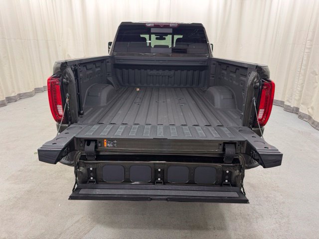 Used 2023 GMC Sierra 2500 AT4 w/ AT4 Preferred Package AWD/4WD image 8