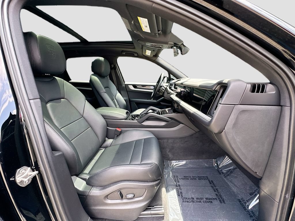 Certified 2024 Porsche Cayenne S AWD/4WD image 30