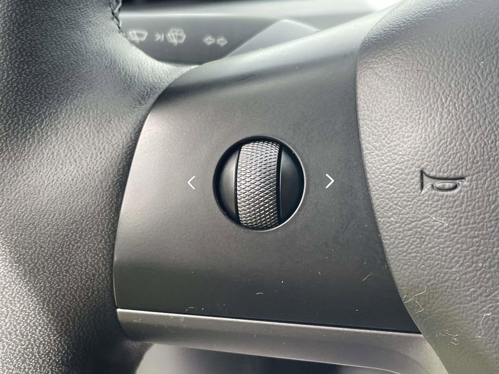 Used 2023 Tesla Model Y Long Range image 19