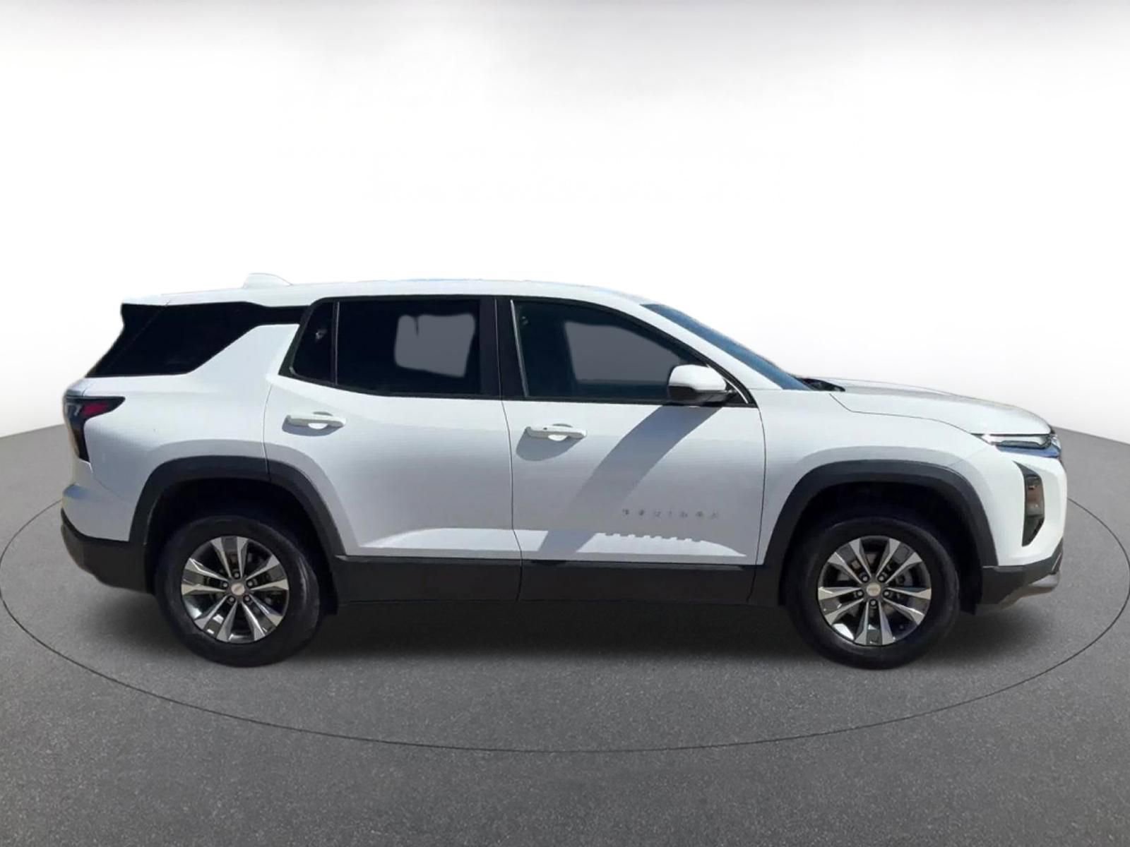 Used 2025 Chevrolet Equinox LT AWD/4WD image 13