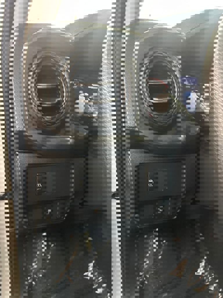 Used 2022 Toyota Tacoma SR image 17