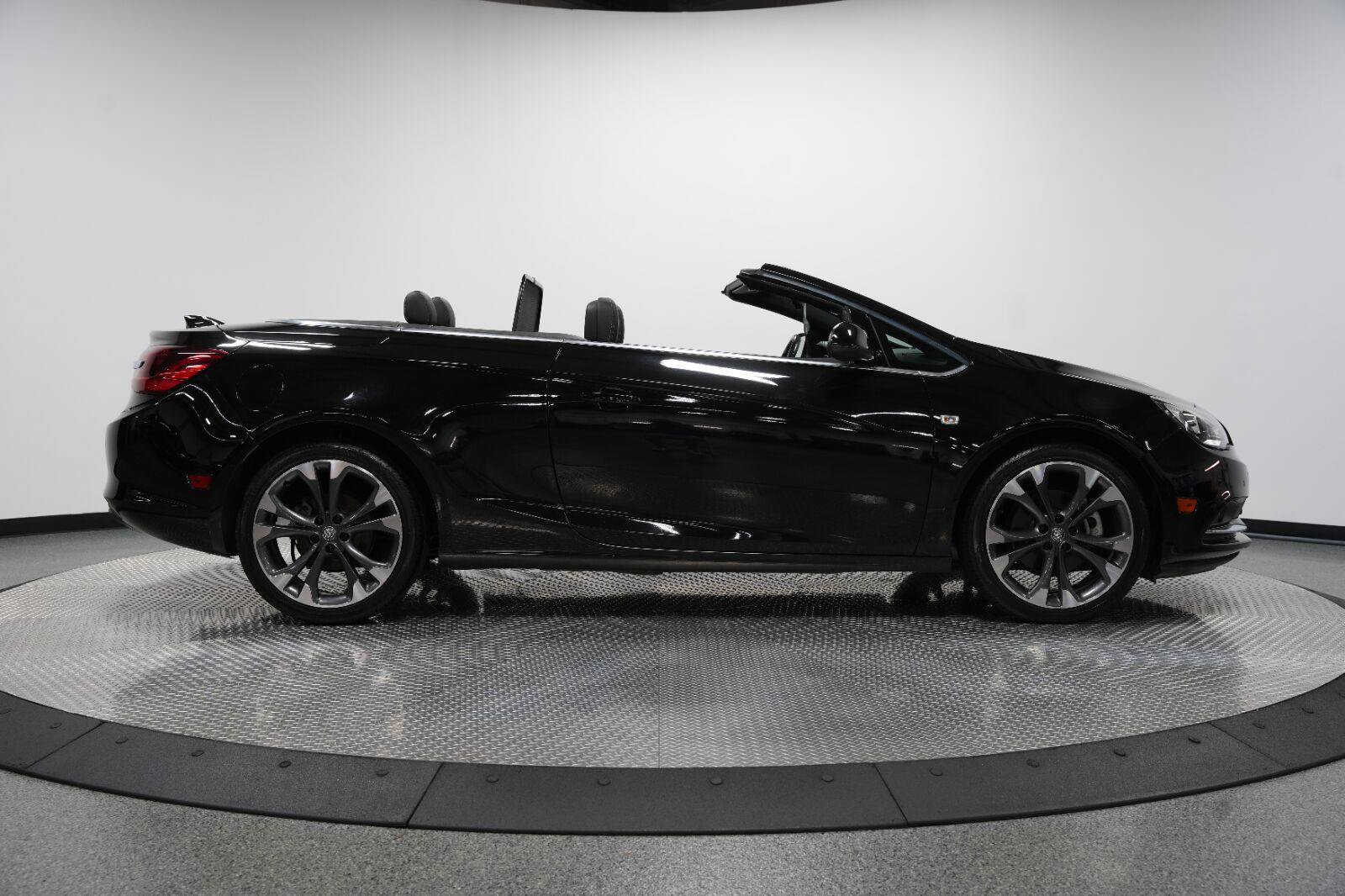 Certified 2018 Buick Cascada Premium FWD image 10