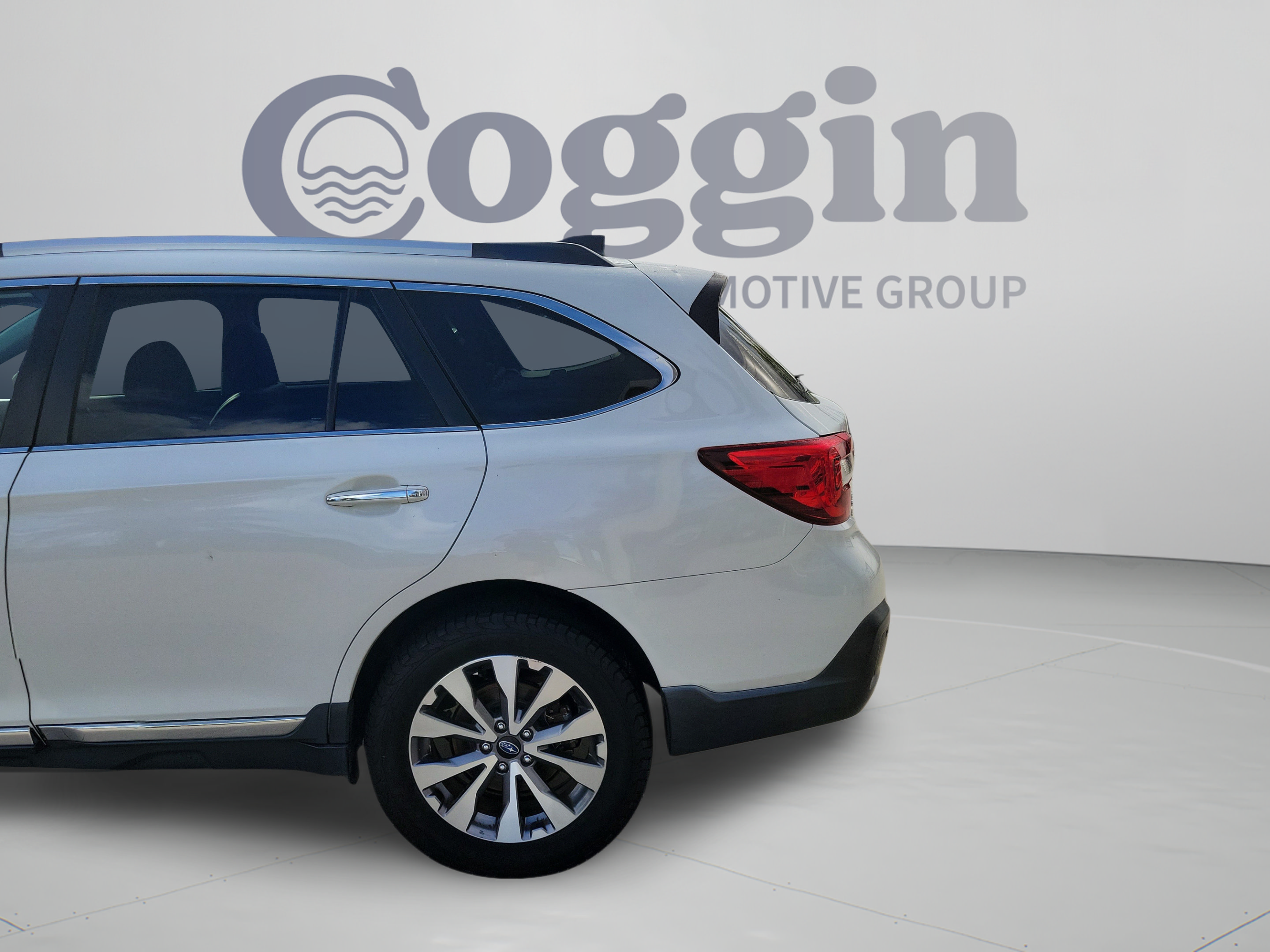 Used 2019 Subaru Outback 3.6R Touring w/ Popular Package #3A AWD/4WD image 34