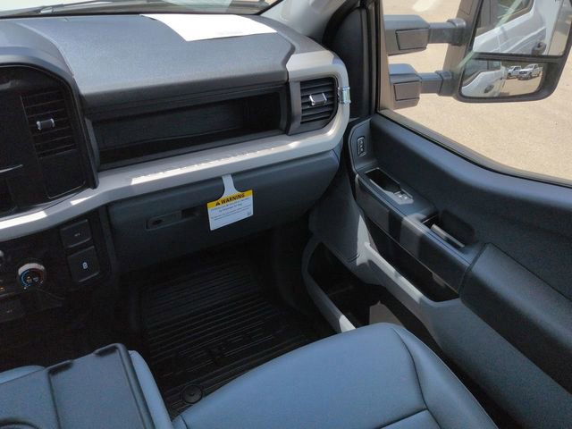 New 2026 Ford F250 XL w/ XL Chrome Package AWD/4WD image 17