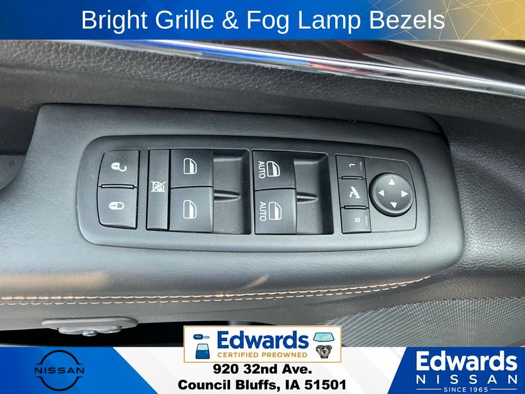Used 2013 Jeep Grand Cherokee Overland Summit AWD/4WD image 26