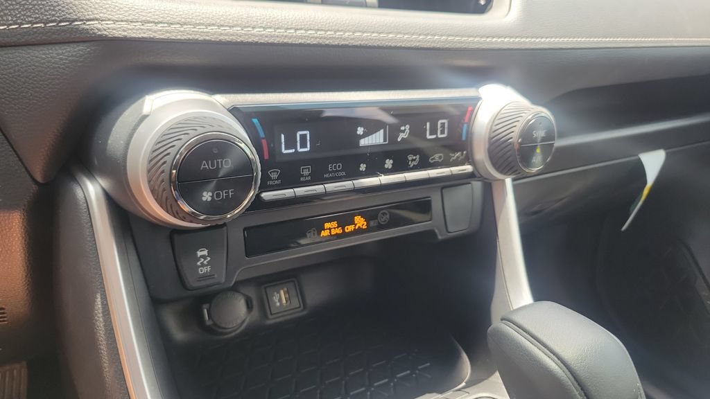 Certified 2025 Toyota RAV4 XLE AWD/4WD image 18