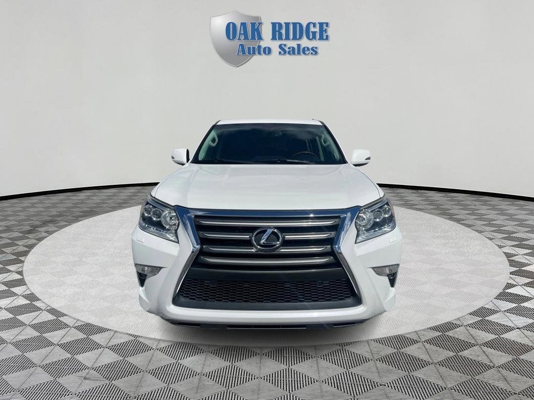 Used 2016 Lexus GX 460 Luxury w/ Preferred Accessory Package AWD/4WD image 2