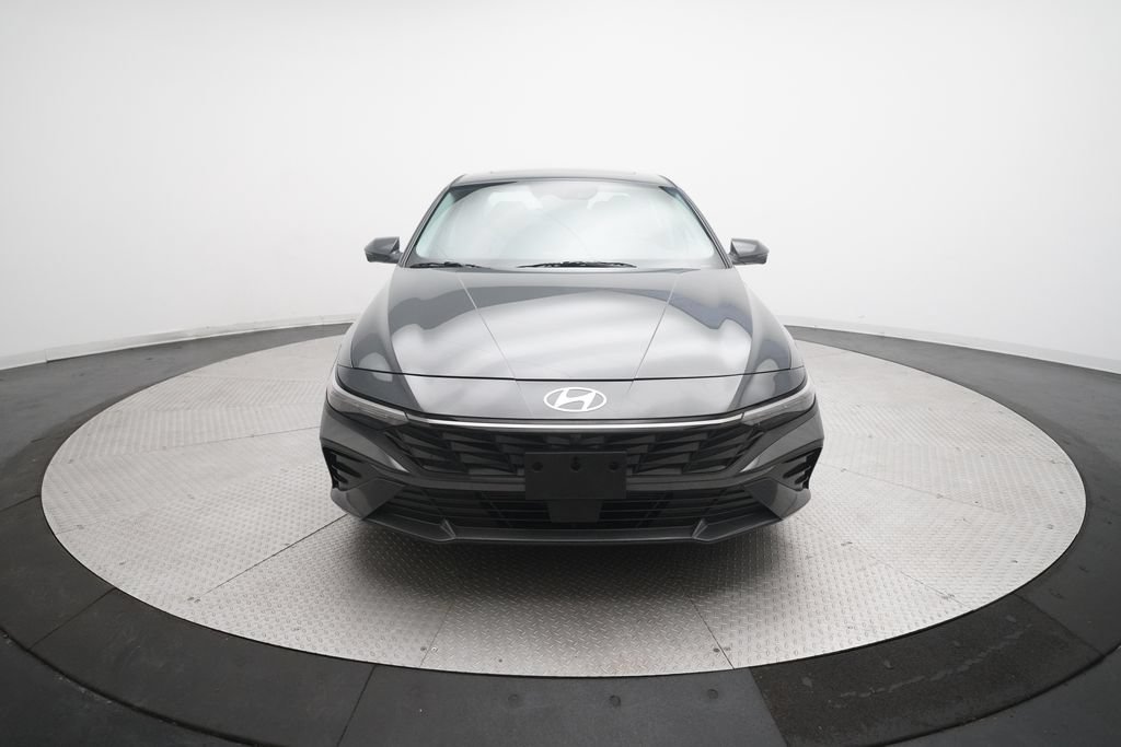 Used 2024 Hyundai Elantra Limited FWD image 11