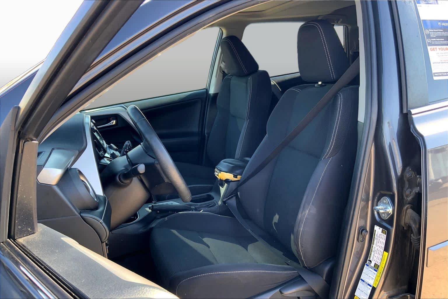 Used 2018 Toyota RAV4 XLE w/ Plus Extra Value Package AWD/4WD image 8