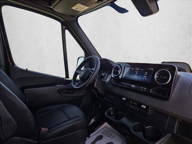Used 2025 Mercedes-Benz Sprinter 2500 image 11
