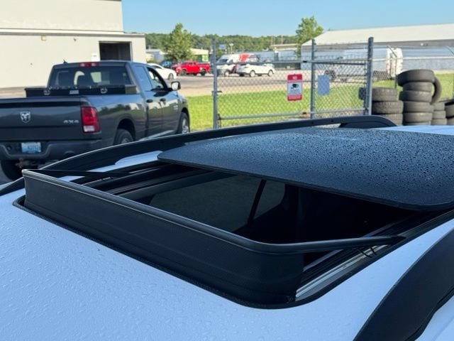 Certified 2024 GMC Terrain SLE w/ Driver Convenience Package AWD/4WD image 13